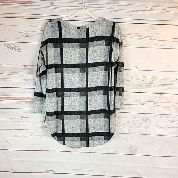 BOBEAU Jesserina V-Neck Knit Top - Picture 5 of 5